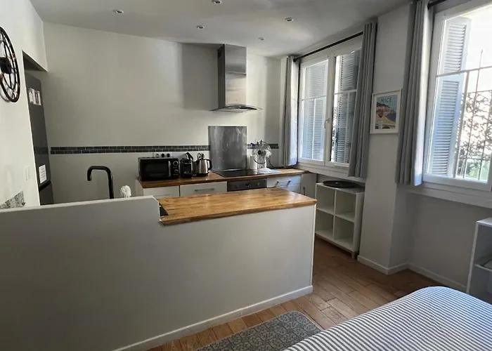 Coquette Yourhostelper شقة نيس